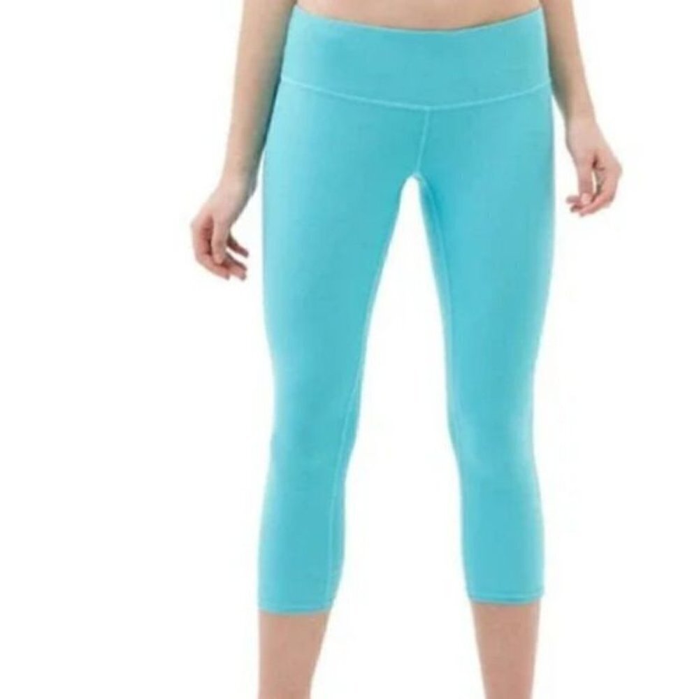Tesla Cropped Yoga Pants Size Medium